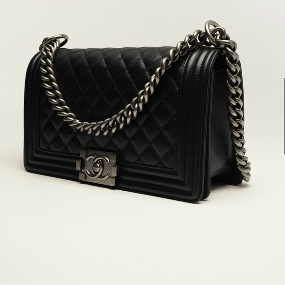 CHANEL Black Boy Handbag with Quilted Leather and Chain Strap - Picture 7 of 9